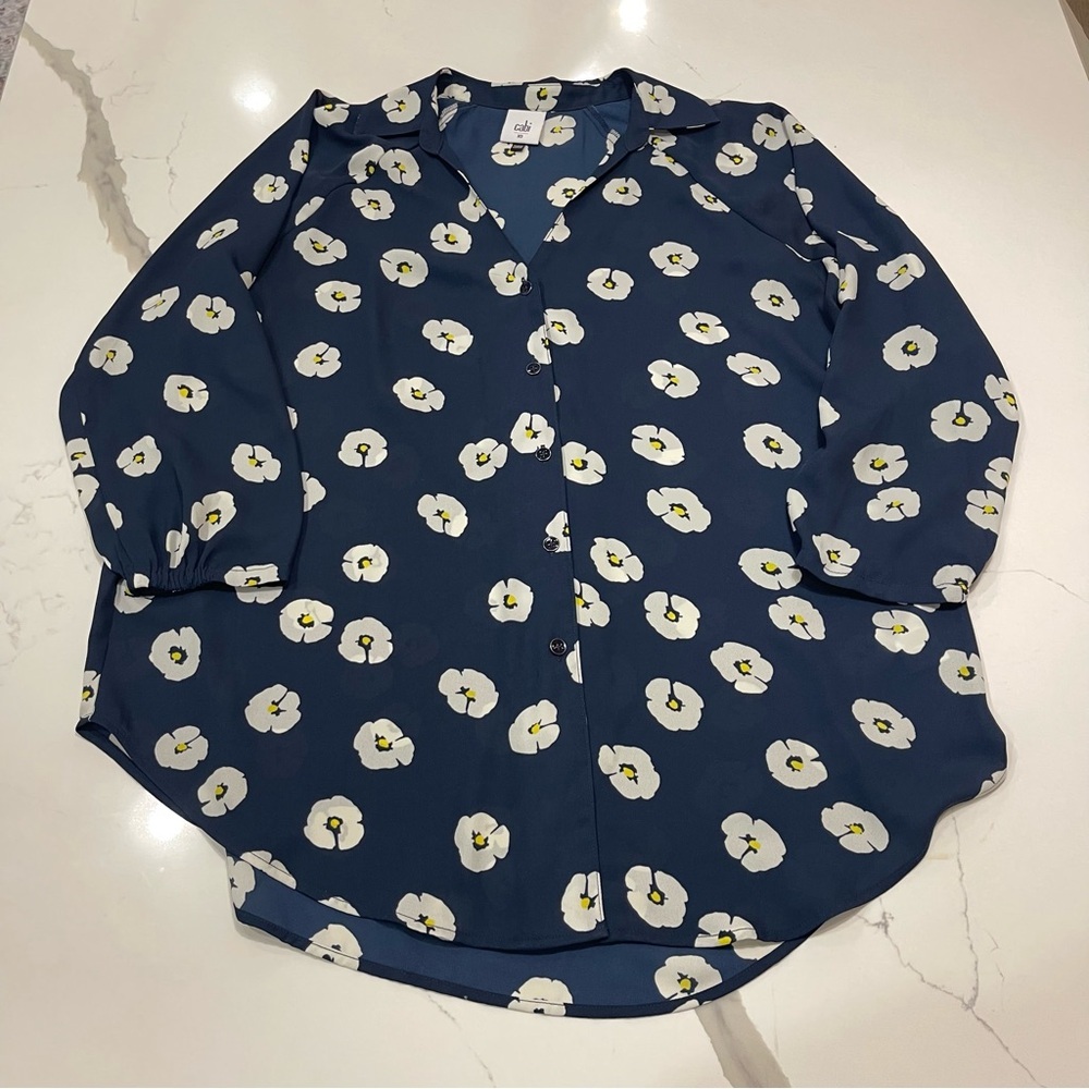 CAbi 5705 Go To Button Up Chic Floral Navy Blouse Size Extra Small